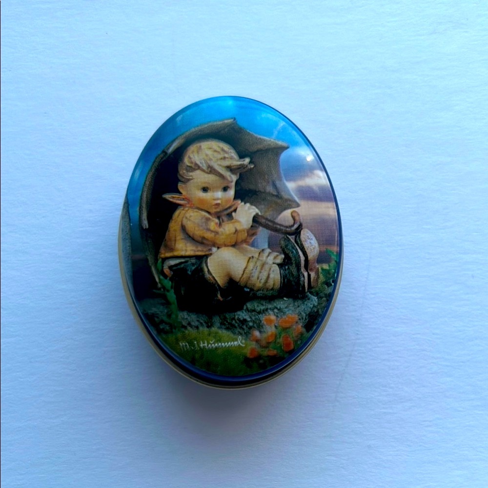 Hummel Collectible Oval Trinket Pill box